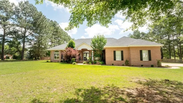 74 Deal Rd, Newton, AL 36352