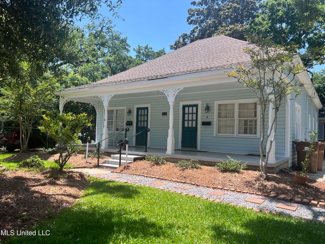 125 Saint Paul St #B, Biloxi, MS 39530