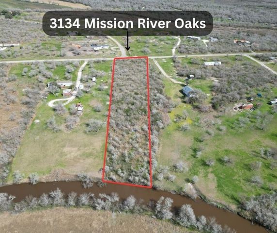 3134 Mission River Oaks Rd, Woodsboro, TX 78393