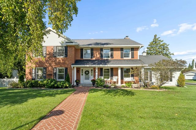 400 S  Roosevelt Dr, Beaver Dam, WI 53916