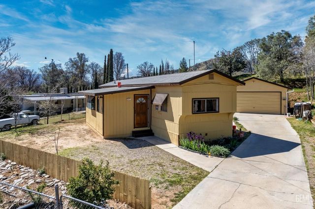 345 Woodland Dr, Wofford Heights, CA 93285