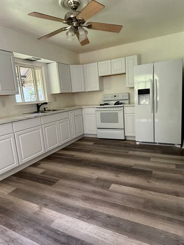 111 White St, Bentleyville, PA 15314
