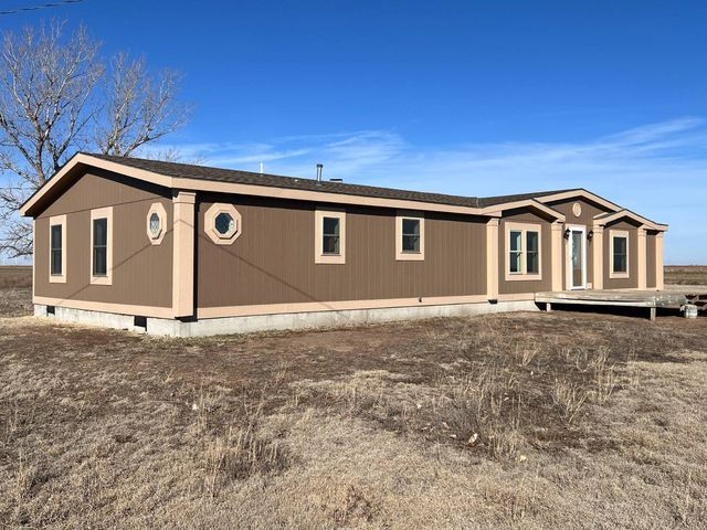 1447 40th Ave, Offerle, KS 67563