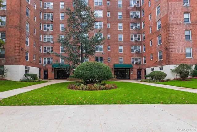 14214 26th Avenue #3F, Flushing, NY 11354