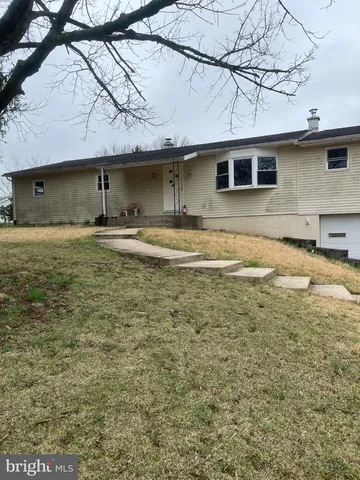 83 Silvertown Rd, Jonestown, PA 17038