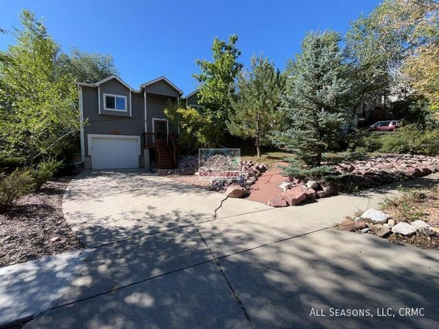 655 W  Monument St, Colorado Springs, CO 80905