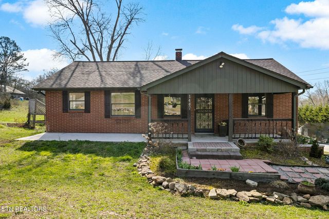 1407 Francis Rd, Knoxville, TN 37909
