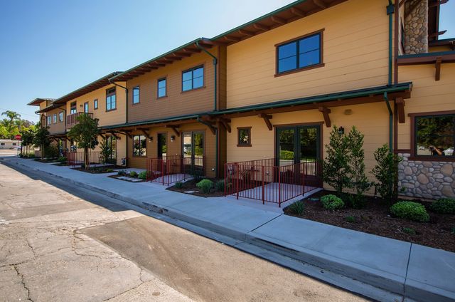 611 Pearl St #E, Ojai, CA 93023
