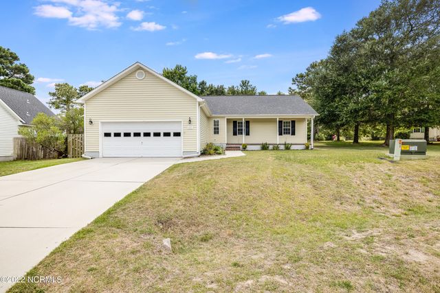 205 Smallberry Ct, Sneads Ferry, NC 28460