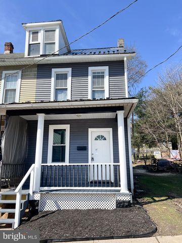 327 Shaw Ave, Lewistown, PA 17044