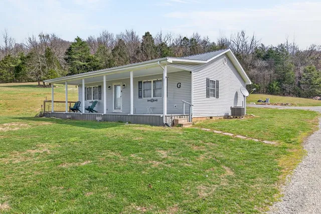 901 Sugar Valley Rd, Albany, KY 42602