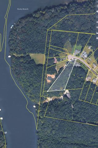 Overlook Cir, Tullahoma, TN 37388