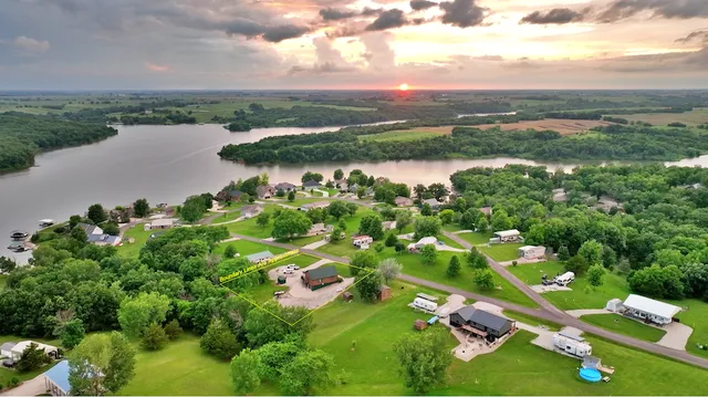 32354 Bufflehead Dr #32356, Unionville, MO 63565