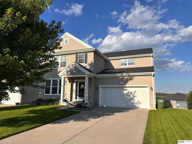 8549 S  64th St, Omaha, NE 68157