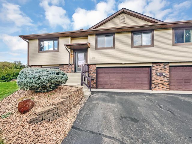5572 Donegal Dr, Shoreview, MN 55126