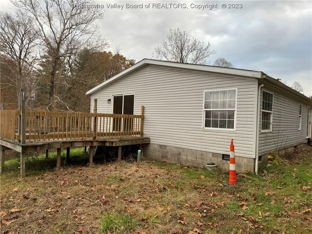432 Ches Wal Rd, Scott Depot, WV 25560