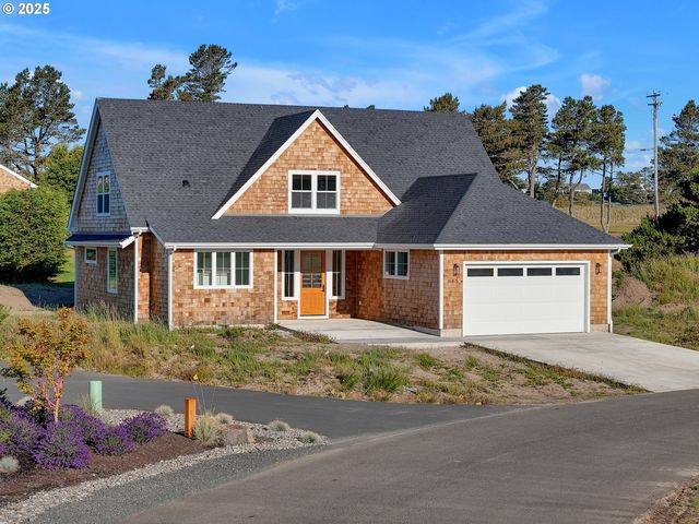 645 Meadow Ln, Seaside, OR 97138
