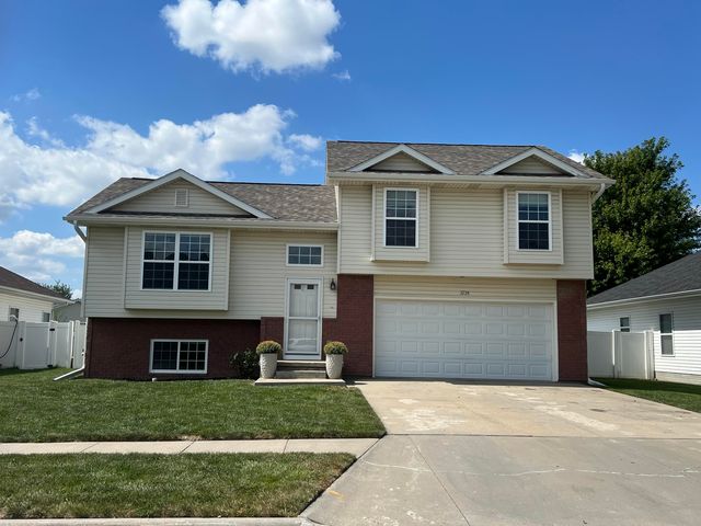 5738 Merlin Ln, Council Bluffs, IA 51501