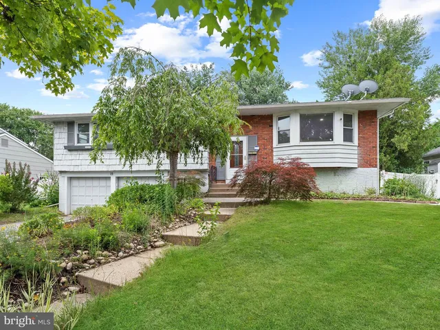 15 Jade Ln, Cherry Hill, NJ 08002
