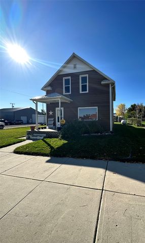 204 Central Ave, Stanford, MT 59479
