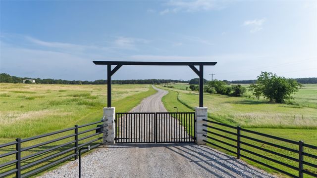1100 County Road 1785, Sunset, TX 76270