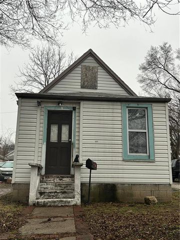 537 S  Cedar Ave, Independence, MO 64053