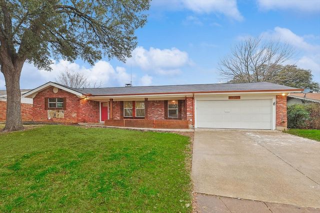 1970 Mims St, Fort Worth, TX 76112