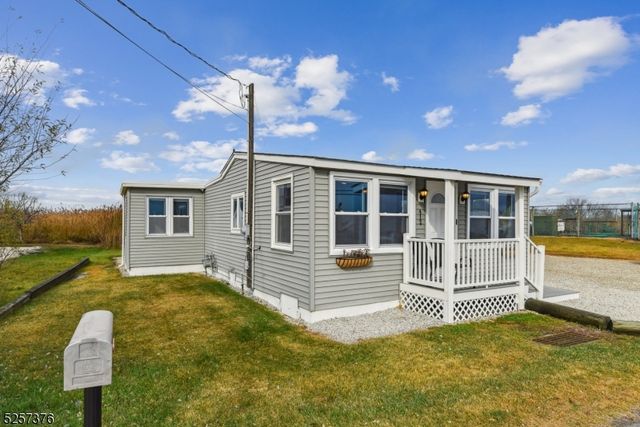 412 E Bay Ave, Barnegat, NJ 08005