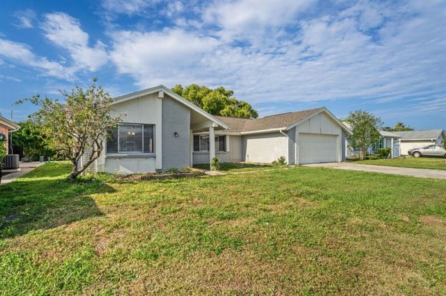 3223 Rock Valley Dr, Holiday, FL 34691