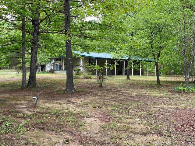 84 Prince Dr, Greers Ferry, AR 72067