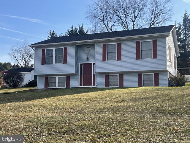 16 Pond View Dr, Delta, PA 17314