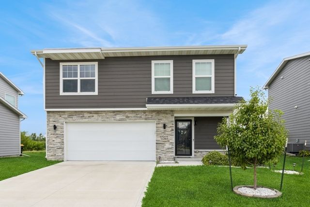 1365 SE Parkview Crossing Dr, Waukee, IA 50263