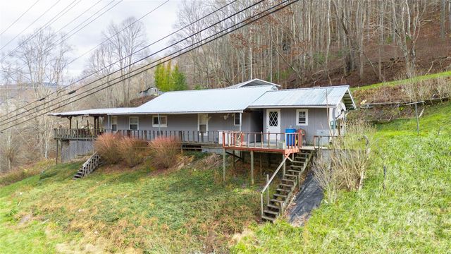 3059 State Highway 261, Bakersville, NC 28705