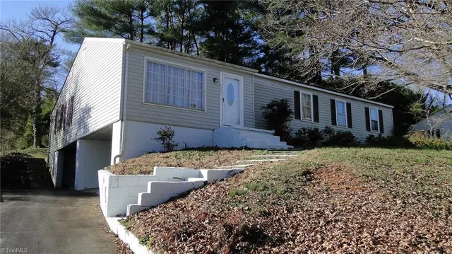 4221 Eck Rd, Jonesville, NC 28642