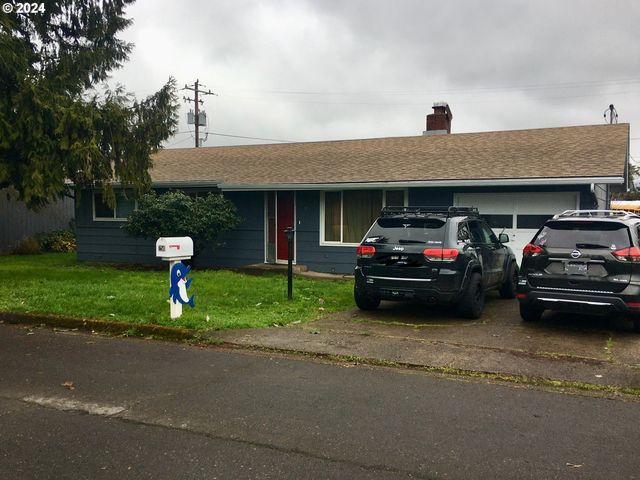 250 Grant Ave, Cottage Grove, OR 97424