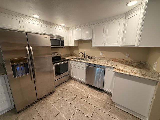3418 Viking Dr, Sacramento, CA 95827