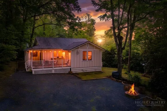 56 Racoon Lane, Newland, NC 28657