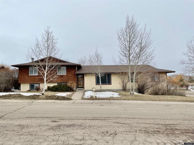 1322 7th West Ave, Kemmerer, WY 83101