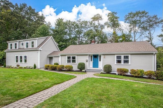 109 Country Ln, Westwood, MA 02090