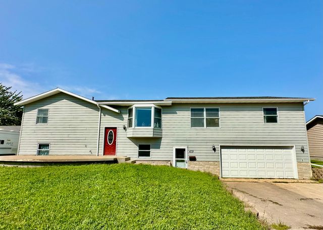 419 E  13th Ave, Webster, SD 57274