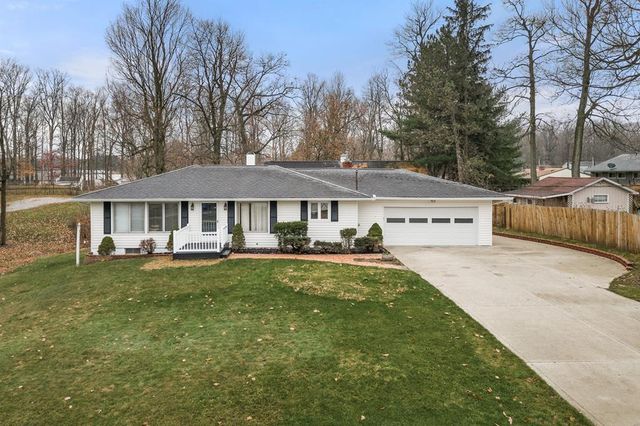 1382 Manner Dr, Mansfield, OH 44905