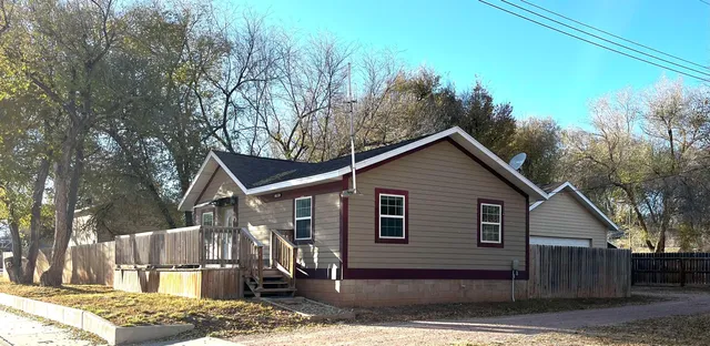 740 Indianapolis Ave, Hot Springs, SD 57747