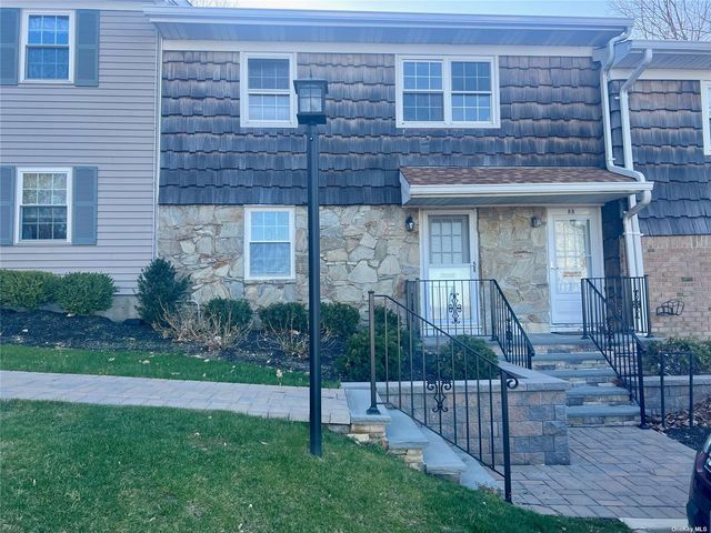 12 Harbour Ln #8A, Oyster Bay, NY 11771