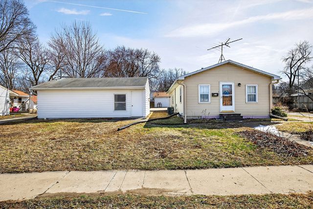 513 E  2nd Ave, Indianola, IA 50125