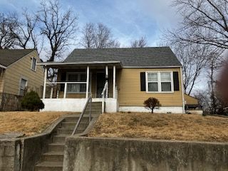 5632 E  28th St, Kansas City, MO 64128
