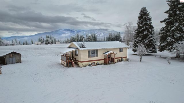 71 Painted Horse Rd, Moyie Springs, ID 83845