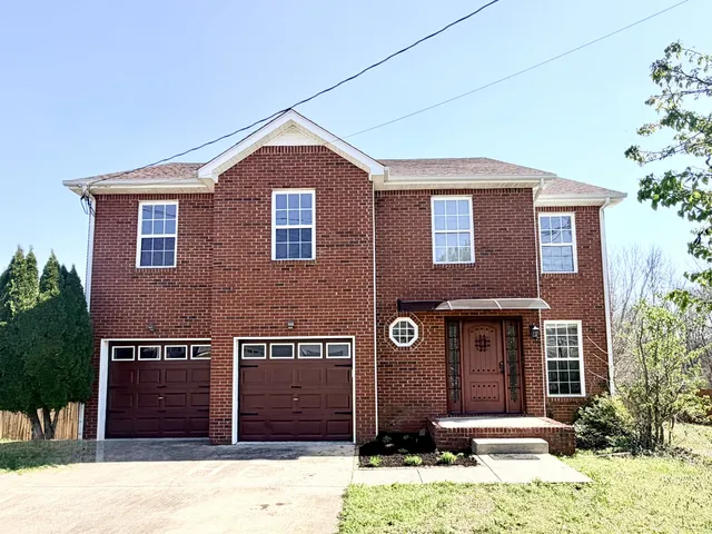 1022 Harding Dr, Clarksville, TN 37042