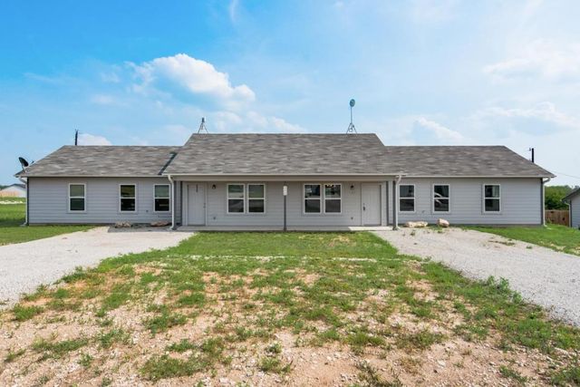 109 Nail Ct #100, Decatur, TX 76234