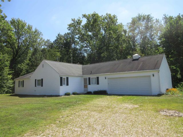 2747 E  Armstrong Rd, Leesburg, IN 46538