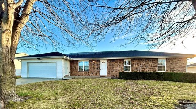 215 James Ave, Maryville, MO 64468